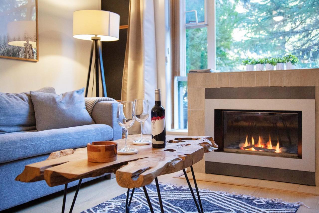 Bright Suite at Ski In/Out Glacier Lodge! Whistler Buitenkant foto
