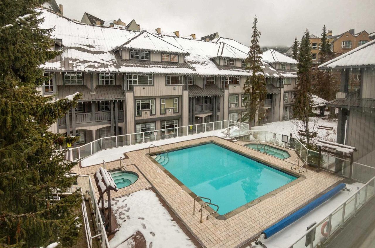 Bright Suite at Ski In/Out Glacier Lodge! Whistler Buitenkant foto